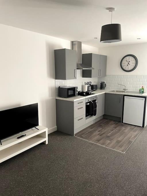 #6Bs 1 Bed Serviced Apartment Дерби Экстерьер фото