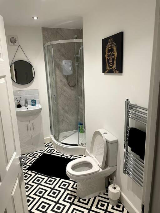 #6Bs 1 Bed Serviced Apartment Дерби Экстерьер фото