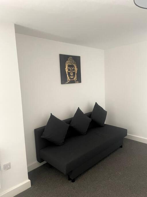 #6Bs 1 Bed Serviced Apartment Дерби Экстерьер фото